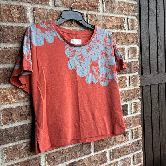 Anthropologie Graphic Floral Tee Dolman Cap Sleeves Top Orange and Gray - Picture 4 of 7